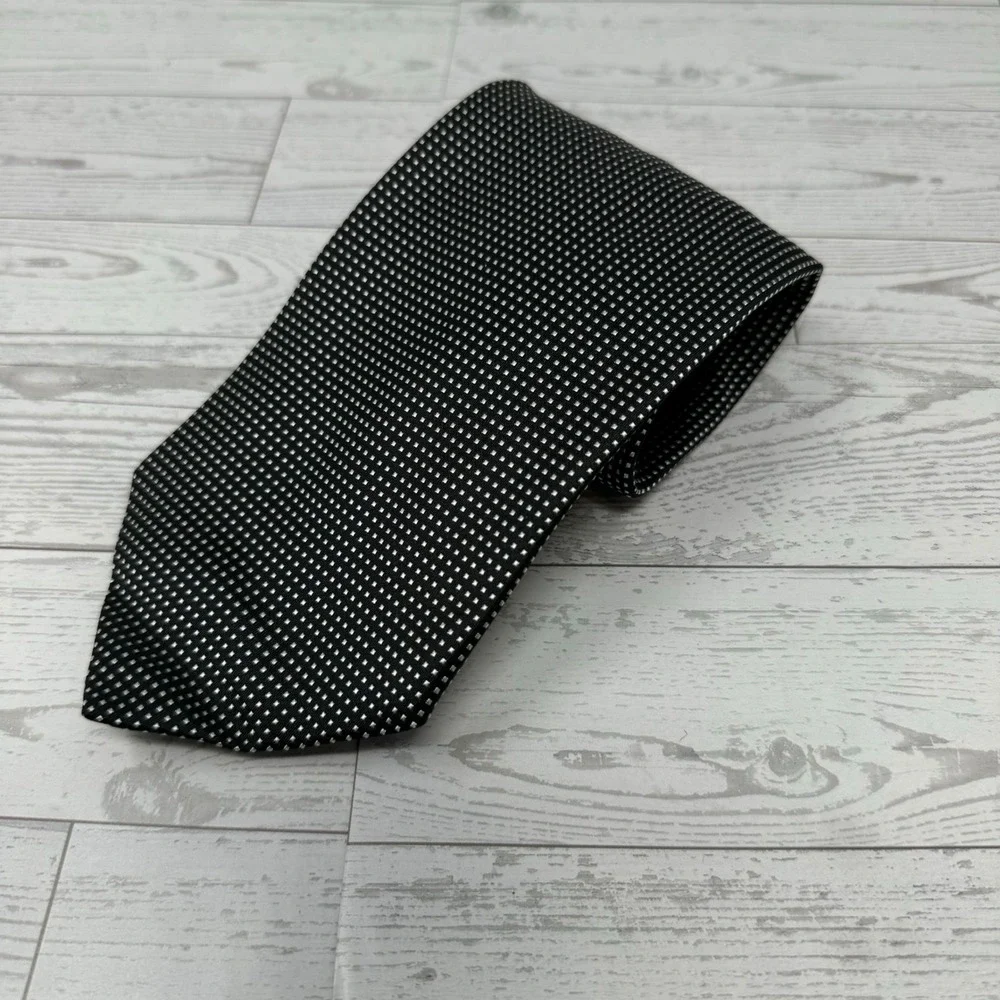 Brooks Brothers Men's Black White Micro Dot Silk Necktie Handmade USA